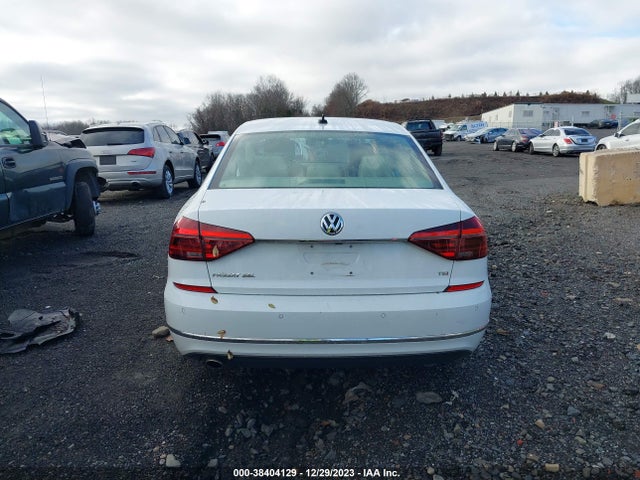 2017 VOLKSWAGEN PASSAT 1.8T SEL PREMIUM VIN: 1VWCT7A31HC056218