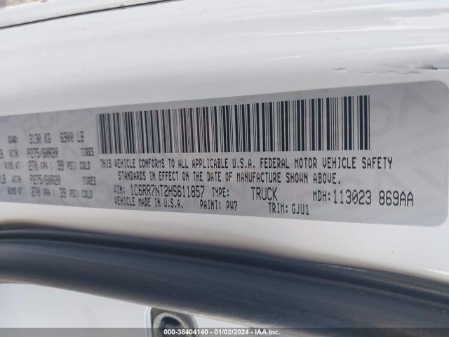 RAM 1500 Laramie  4x4 5'7 Box 2017 1C6RR7NT2HS611857 Image 9