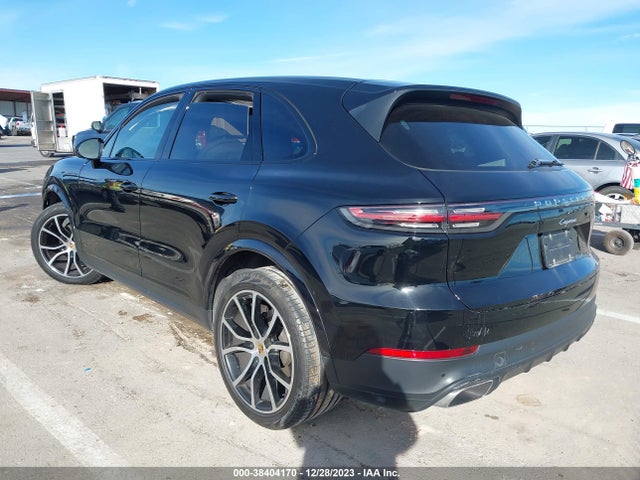 2020 PORSCHE CAYENNE WP1AA2AY3LDA01270 Photo 2