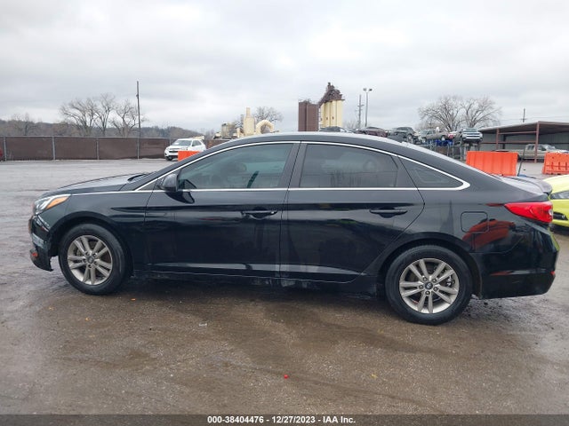 Hyundai SONATA SE 2016 5NPE24AF2GH316605 Image 14