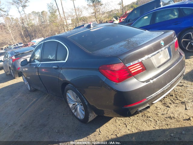BMW 740I 2015 WBAYA6C55FGK16319 Image 3