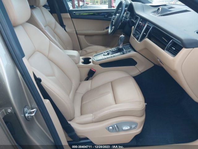 2018 PORSCHE MACAN WP1AA2A58JLB08257 Photo 4