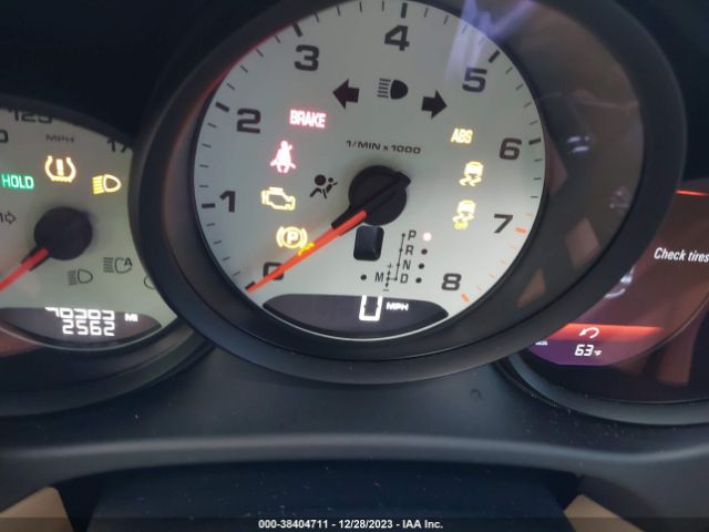 2018 PORSCHE MACAN WP1AA2A58JLB08257 Photo 6