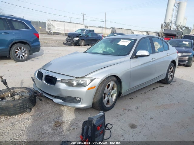 BMW 320i Xdrive 2015 WBA3C3C57FK201756 Image 2