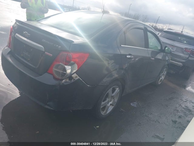 Chevrolet Sonic Ltz Auto 2015 1G1JE5SB2F4119082 Image 4