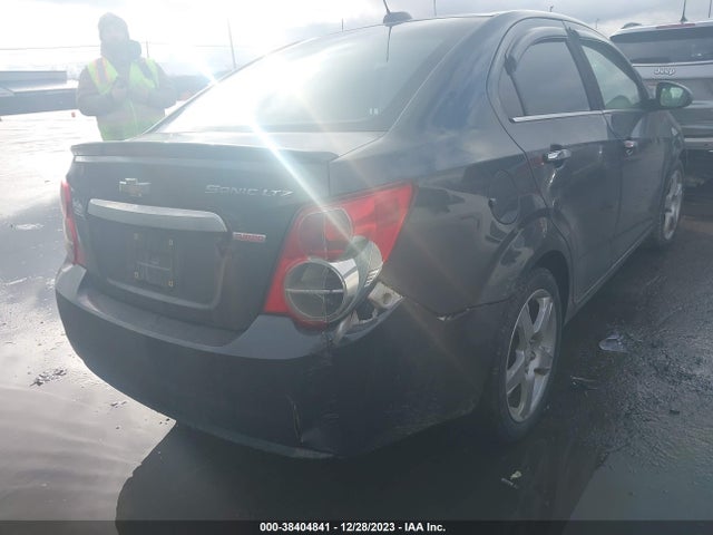 Chevrolet Sonic Ltz Auto 2015 1G1JE5SB2F4119082 Image 6