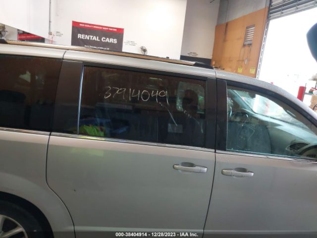 2C4RDGCG8KR663631 Dodge Grand Caravan Sxt