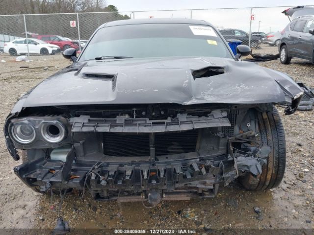2C3CDZAGXJH258528 Dodge Challenger Sxt Plus