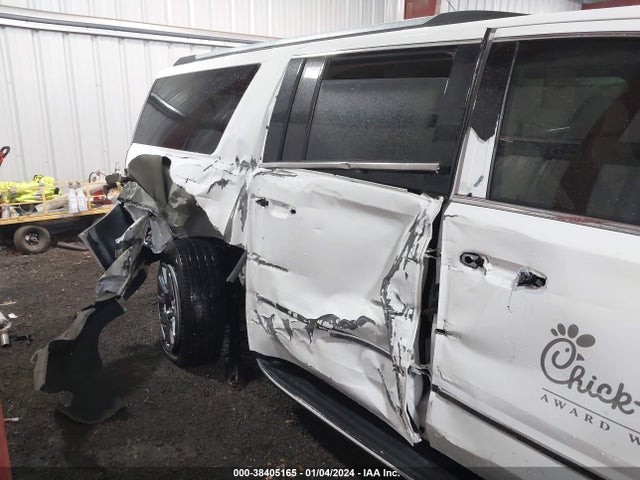 2020 GMC YUKON XL 4WD DENALI VIN: 1GKS2HKJ0LR266940