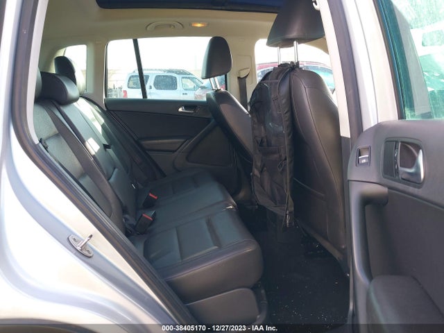 WVGAV7AX9FW552768 Volkswagen TIGUAN SE