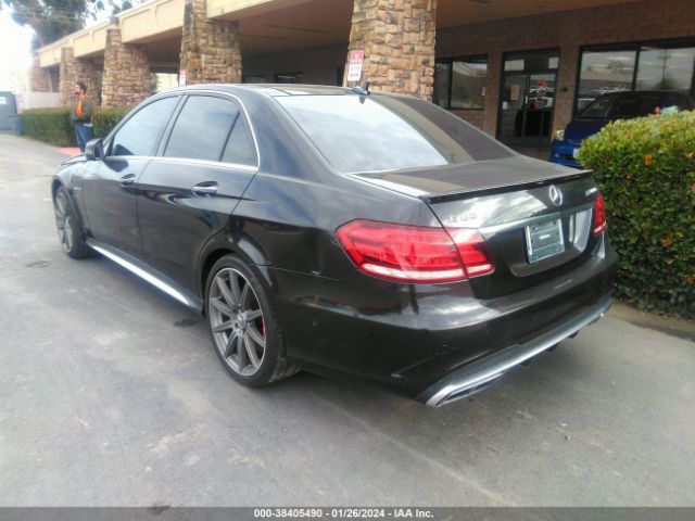 2015 MERCEDES-BENZ E-CLASS WDDHF7GB8FB139992 Photo 2
