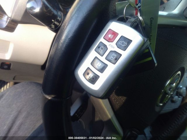 5TDYK3DC3FS605669 Toyota Sienna Xle Premium 8 Passenger