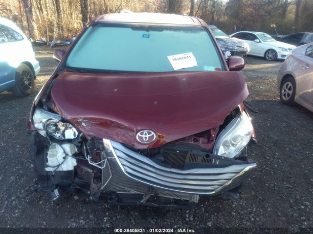 5TDYK3DC3FS605669 Toyota Sienna Xle Premium 8 Passenger