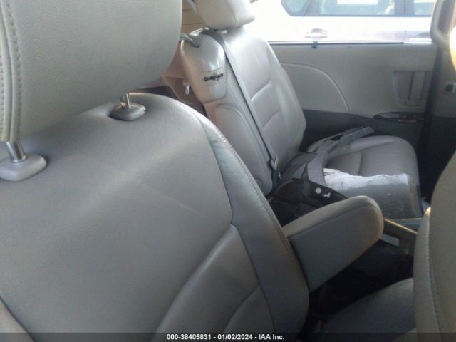 5TDYK3DC3FS605669 Toyota Sienna Xle Premium 8 Passenger