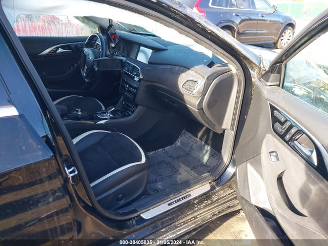 SJKCH5CP9HA024523 Infiniti Qx30 Sport