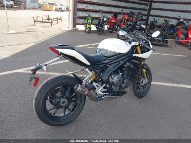 2022 TRIUMPH MOTORCYCLE SPEED TRIPLE SMTP02ST8NTAX4732 Photo 3