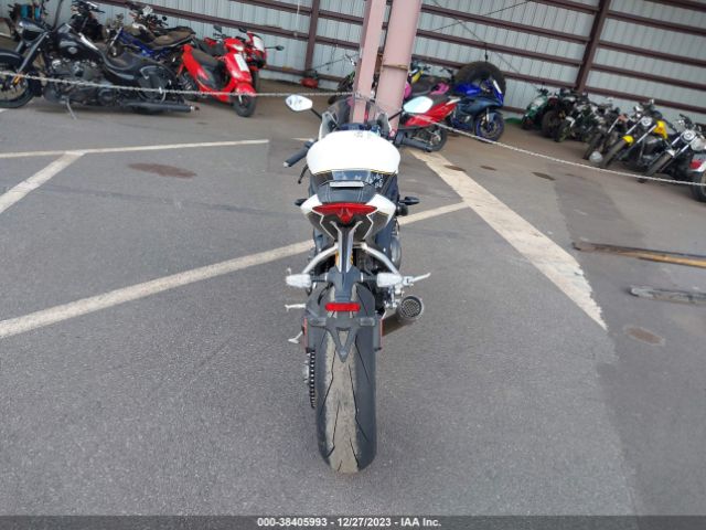 2022 TRIUMPH MOTORCYCLE SPEED TRIPLE SMTP02ST8NTAX4732 Photo 5