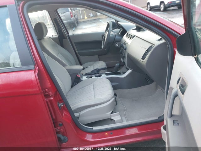 2011 FORD FOCUS SE VIN: 1FAHP3FN6BW101830