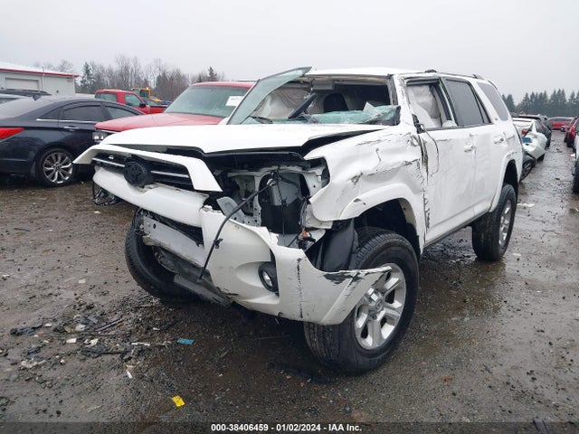 Toyota 4RUNNER SR5 2022 JTEMU5JR3N6021697 Image 2