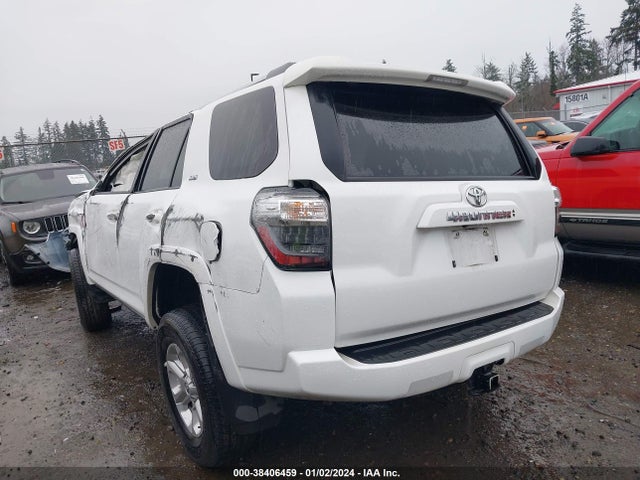 Toyota 4RUNNER SR5 2022 JTEMU5JR3N6021697 Image 3
