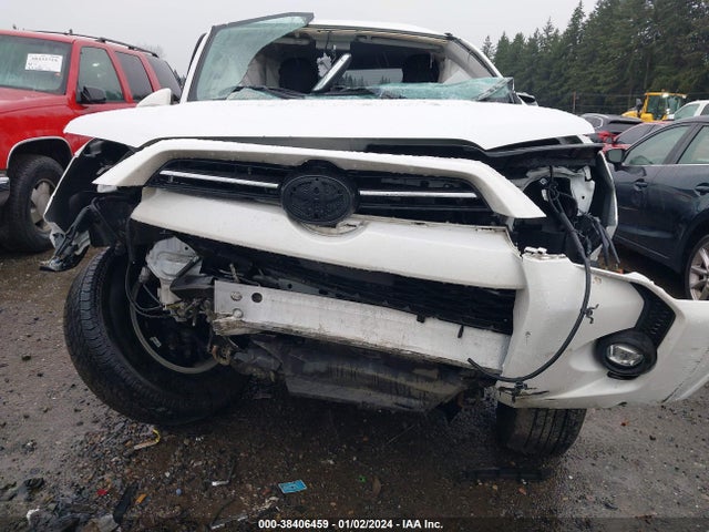 Toyota 4RUNNER SR5 2022 JTEMU5JR3N6021697 Image 6