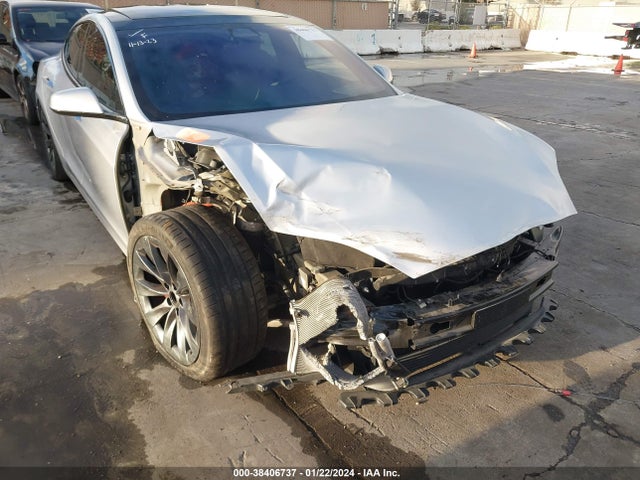 2018 TESLA MODEL S 100D/75D/P100D VIN: 5YJSA1E40JF236917