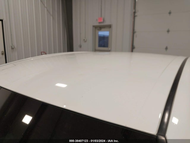 2018 TOYOTA CAMRY SE VIN: 4T1B11HK5JU521271