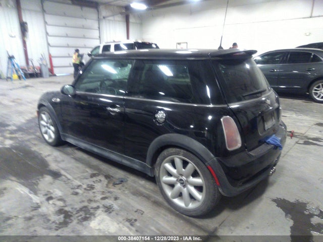 2004 MINI COOPER S WMWRE33424TD85767 Photo 2