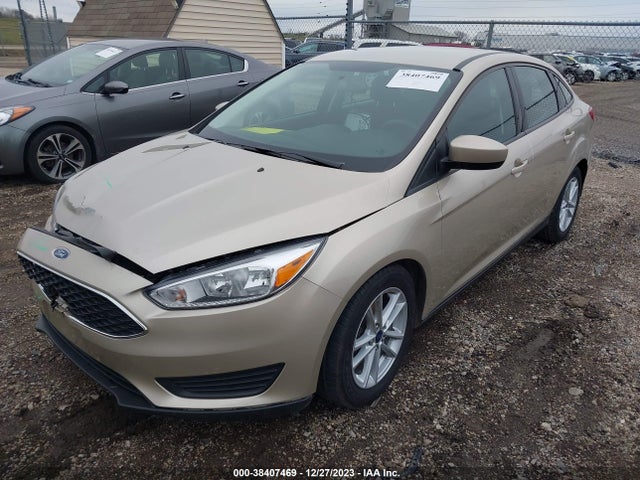 Ford FOCUS SE 2018 1FADP3F20JL327351 Image 2