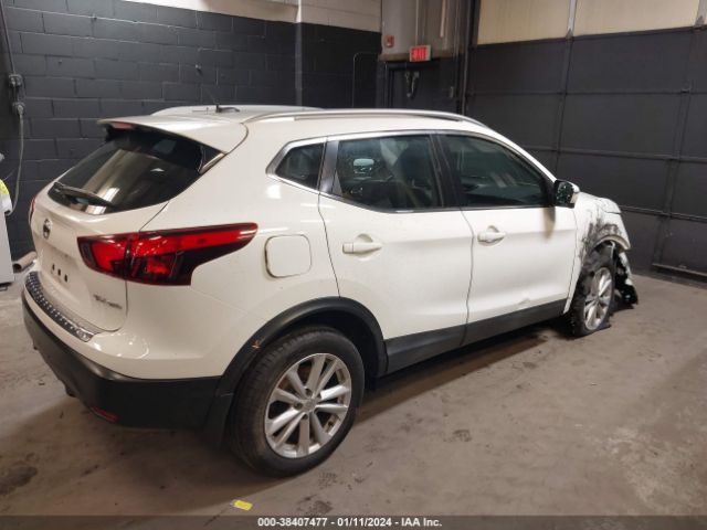 JN1BJ1CR7HW100842 Nissan Rogue Sport Sv