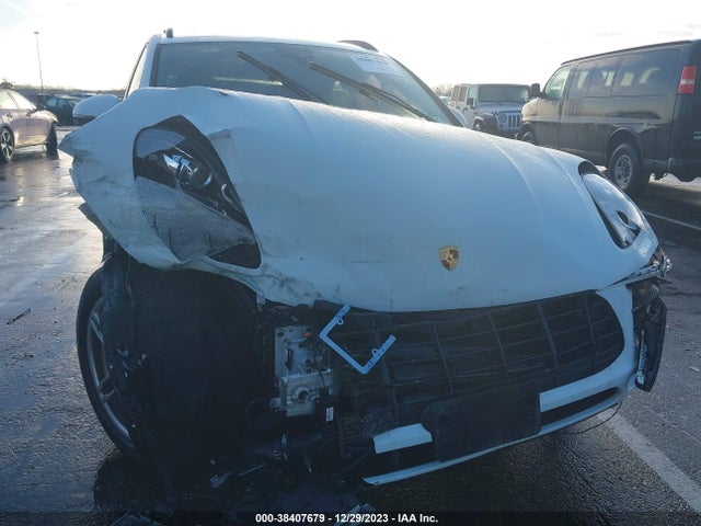 2017 PORSCHE MACAN WP1AA2A51HLB05937 Photo 5