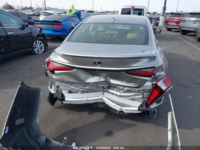2019 LEXUS ES 300H LUXURY VIN: JTHB21B11K2041340