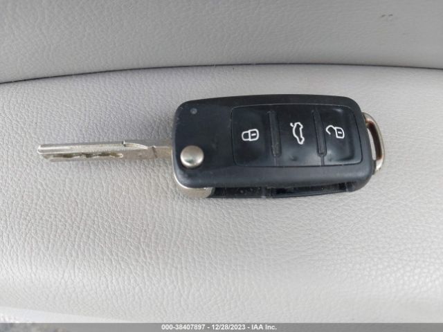 2013 VOLKSWAGEN PASSAT 1VWBN7A36DC102870 Photo 10