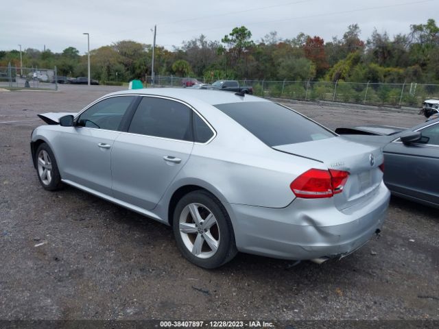 2013 VOLKSWAGEN PASSAT 1VWBN7A36DC102870 Photo 2
