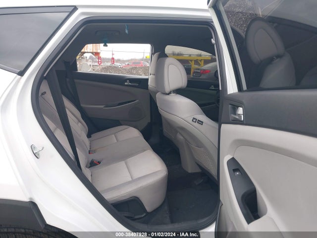 Hyundai TUCSON SE 2018 KM8J2CA46JU807372 Image 8