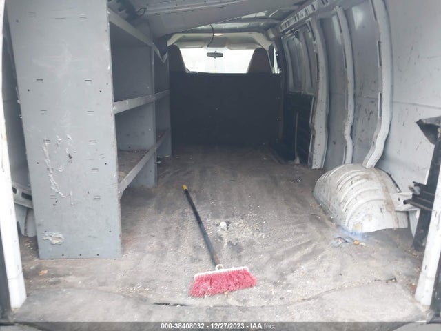 Chevrolet Express 2500 Work Van 2017 1GCWGBFF5H1347603 Image 8