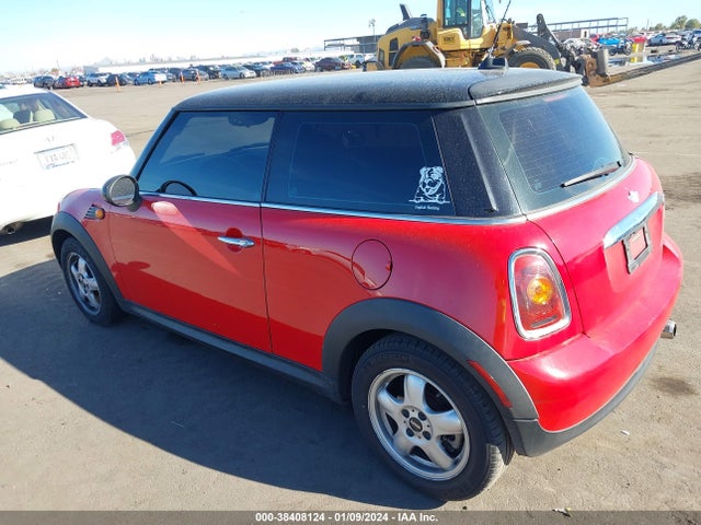 2007 MINI COOPER WMWMF33527TT56626 Photo 2