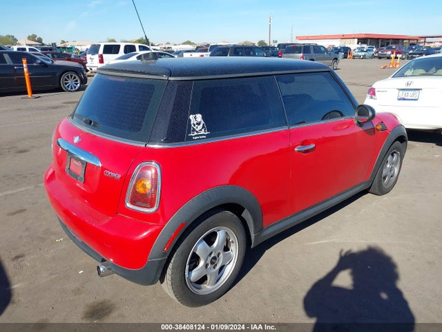 2007 MINI COOPER WMWMF33527TT56626 Photo 3