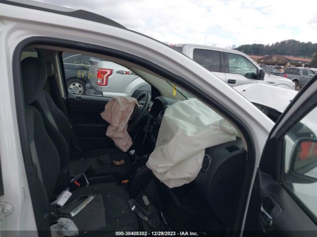 1C4NJCBA9GD559978 Jeep Compass Sport