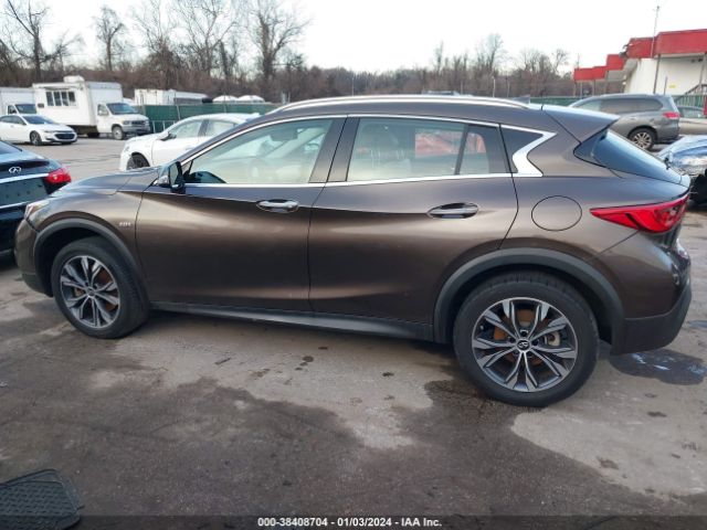 SJKCH5CR3JA052261 Infiniti Qx30 Luxury