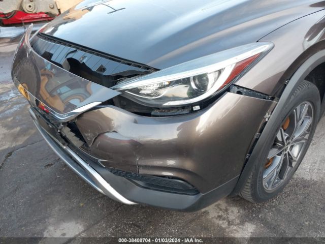 SJKCH5CR3JA052261 Infiniti Qx30 Luxury