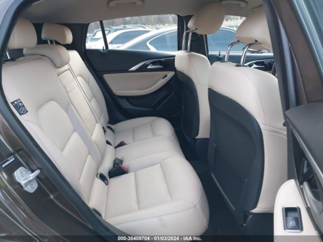 SJKCH5CR3JA052261 Infiniti Qx30 Luxury