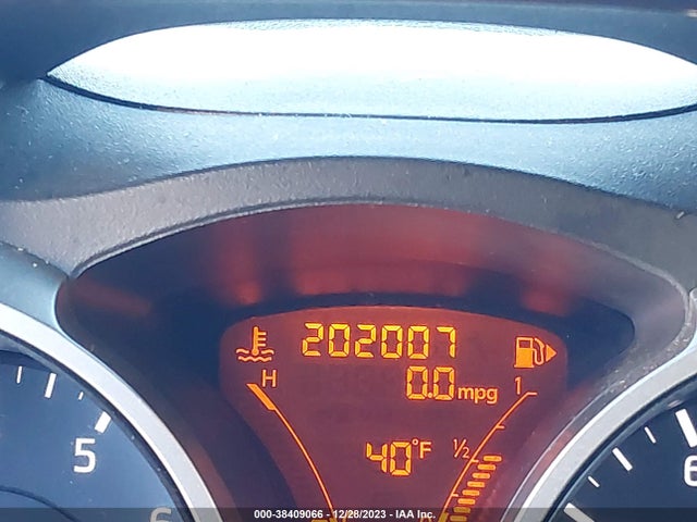 2011 NISSAN JUKE SV VIN: JN8AF5MR4BT010853