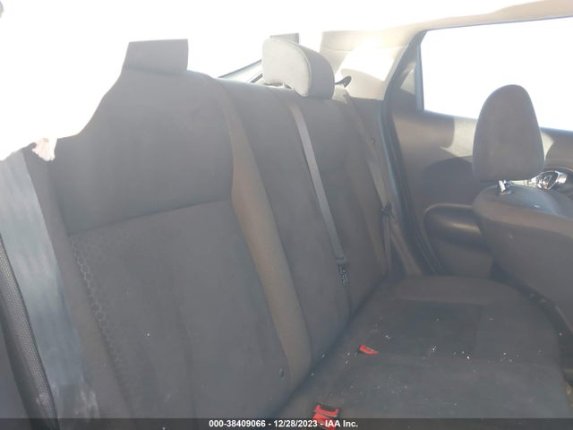2011 NISSAN JUKE SV VIN: JN8AF5MR4BT010853
