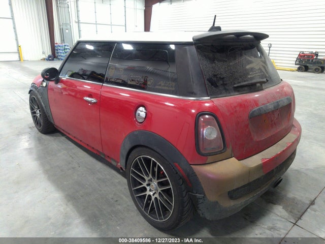 2007 MINI COOPER S WMWMF73527TL86605 Photo 2