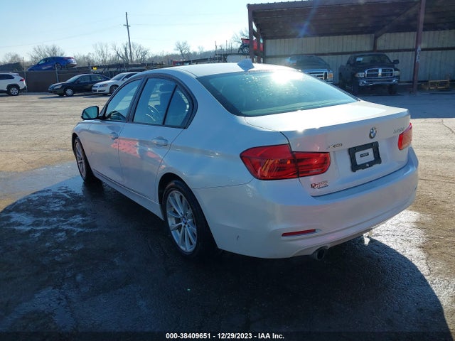 BMW 320i Xdrive 2018 WBA8A3C57JA492334 Image 3
