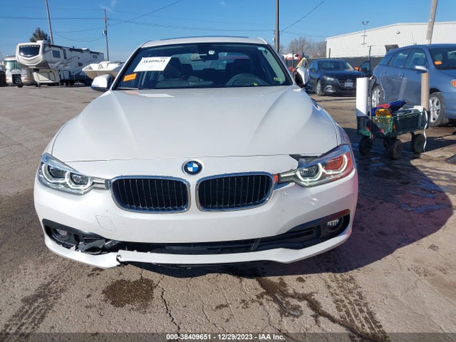 BMW 320i Xdrive 2018 WBA8A3C57JA492334 Image 6