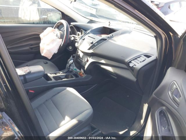 1FMCU0F73HUE65927 Ford ESCAPE S