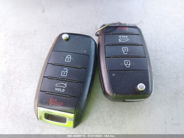 KIA FORTE LX 2017 KNAFK5A87H5705430 Image 11
