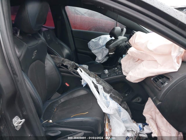 1C3CCCBB0GN115381 Chrysler 200 S